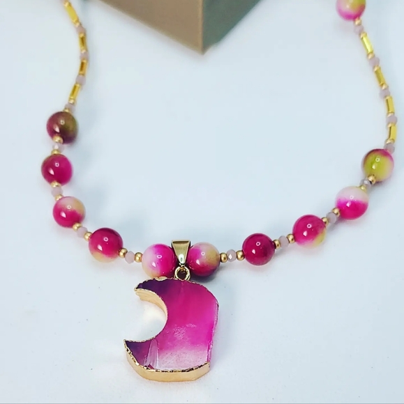 Pink Agate, moon charm necklace - Picture 2 of 4